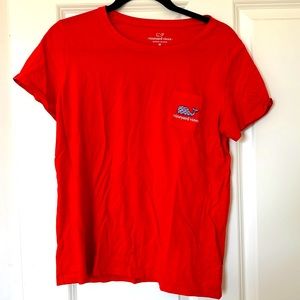 Vineyard Vines holiday tshirt